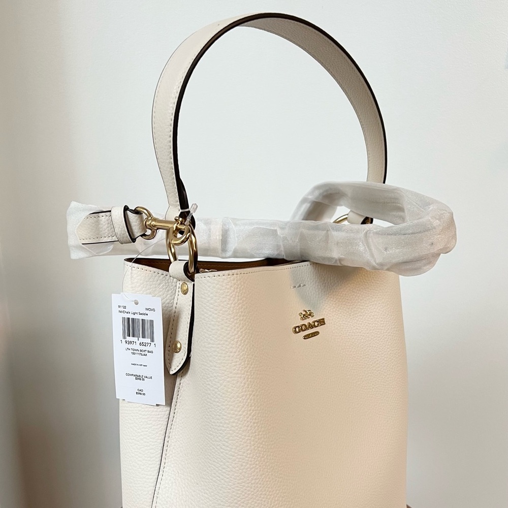 Brand New Coach Handbag , almost 200$ under the price - Picture 2 of 6